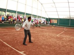 El evento inaugural se llevó a cabo en el Club Privado San Javier dando el raquetazo inicial André Marx Miranda, director de Code.  /