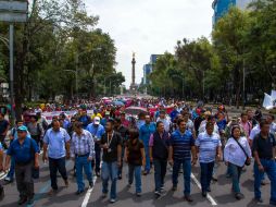 Los manifestantes avanzaron desde el Ángel de la Independencia y marcharon por Paseo de la Reforma. ARCHIVO /