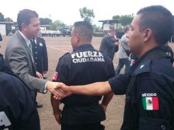 Alfredo Castillo participa en la graduación de los primeros elementos de la Fuerza Ciudadana en Michoacan. TOMADA DE @Comisionadomich  /