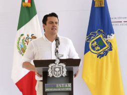 El mandatario acudió a Puerto Vallarta a inaugurar la tercera etapa de rehabilitación dle colector Centro-Norte. ESPECIAL /