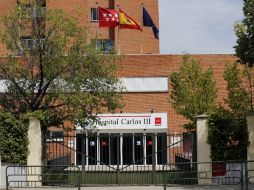 El sacerdote Miguel Pajares y la monja Juliana Bonoha permanecen en el Hospital Carlos III de Madrid; se reportan ''estables''. EFE /