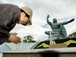 Nagasaki, en el oeste de Japón, conmemora el 69 aniversario de la caída de la bomba atómica; guardan un minuto de silencio. AP /