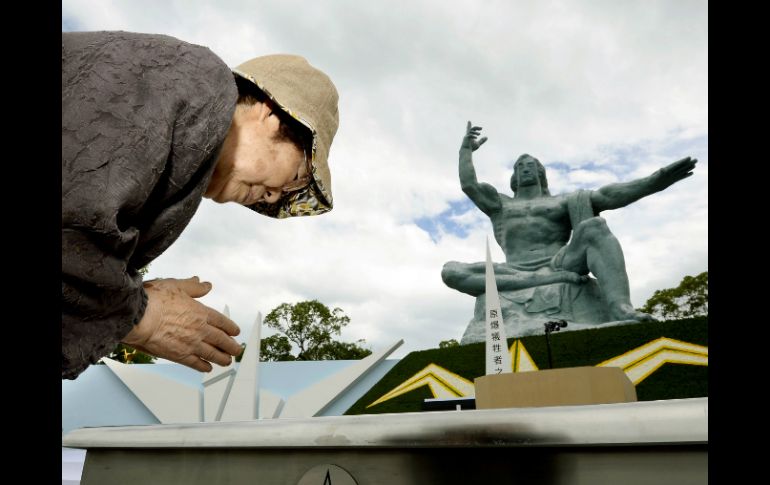 Nagasaki, en el oeste de Japón, conmemora el 69 aniversario de la caída de la bomba atómica; guardan un minuto de silencio. AP /