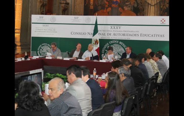 Emilio Chuayffet preside la Reunión Nacional Plenaria Ordinaria del Consejo Nacional de Autoridades Educativas. TOMADA DE @SEP_mx  /