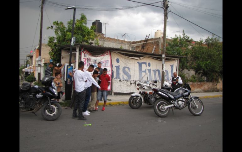 Elementos de la Policía de Tonalá, acudieron al lugar.  /