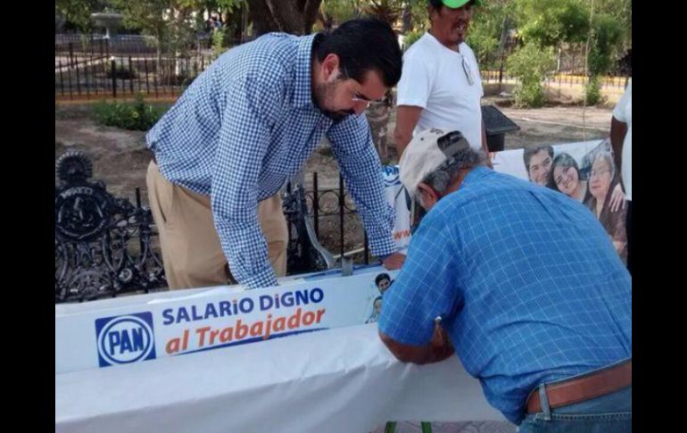 Se busca respaldar una consulta popular para lo que recaban un millón 750 mil firmas. Foto: @AccionNacional. ESPECIAL /