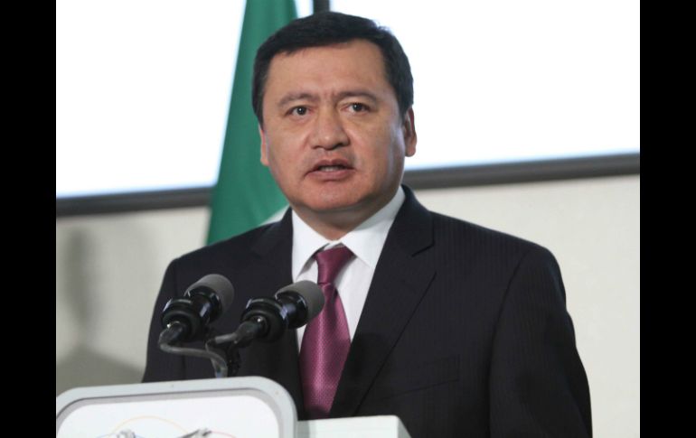 Osorio Chong afirma que buscan proteger los derechos y la vida de los migrantes centroamericanos. NTX /