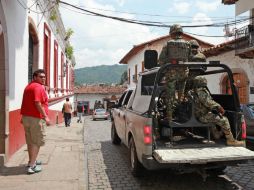 La presencia militar en la zona resulta controvertida para la población. SUN /