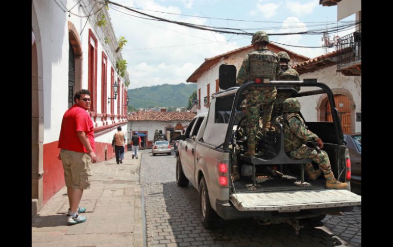 La presencia militar en la zona resulta controvertida para la población. SUN /