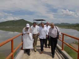 Los funcionarios recorrieron la presa 'Molino' y la presa 'Rodolfo Félix', que abastece de agua a Hermosillo. Tomada de conagua_mx. ESPECIAL /