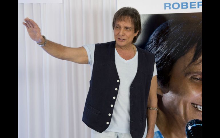 Roberto Carlos, quien actualmente tiene 73 años, dice no querer retirarse jamás. AP /