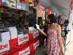 Feria del Ahorro del Parque Morelos. Comerciantes de útiles que se instalan en este espacio señalan que las ventas han caído este año.  /