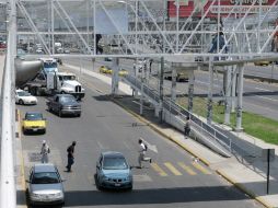 Los siniestros suelen ocurrir por no usar los puentes peatonales. ARCHIVO /