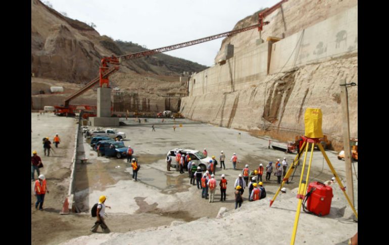 A este punto, la cortina de la Presa El Zapotillo se encuentra a 79.7 metros. ARCHIVO /