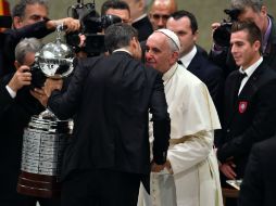 Lammens le agradeció al Papa Francisco por las muestras de cariño. AFP /