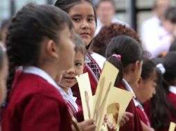 En Guadalajara hay más de 300 escuelas y 150 tipos de diseños diferentes de uniformes. ARCHIVO /