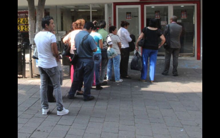 Entre las medidas se plantea que las entidades financieras supervisen los reclamos presentados contra despachos de cobranza. ARCHIVO /