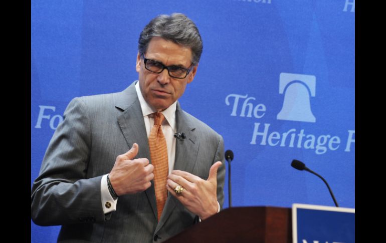 Rick Perry afirma que la frontera con México es porosa debido a la falta de acción del gobierno de Barack Obama. NTX /