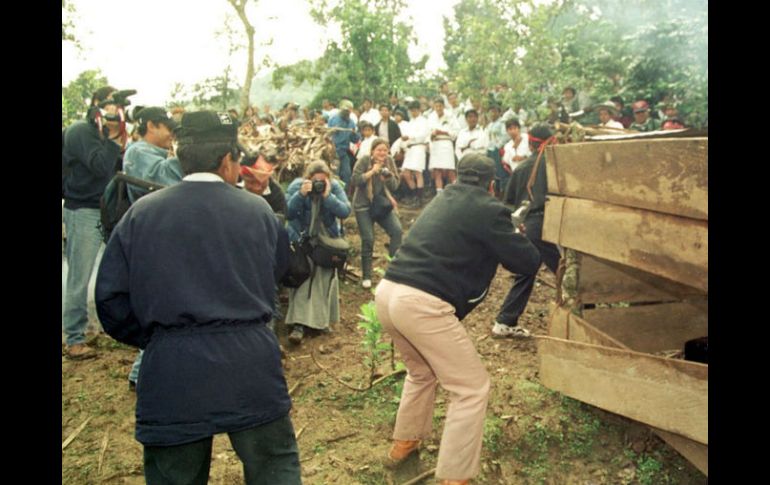 En 1997, 45 indígenas resultan muertos en una incursión paramilitar en la localidad chiapaneca. ARCHIVO /