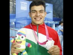 Rodrigo presume su medalla en los Juegos Olímpicos de la Juventud. Foto: @Conade. ESPECIAL /