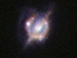 Una de las galaxias aún muestra signos de rotación, lo que indica que era una galaxia de disco justo antes del encuentro. EFE /