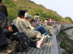 Califican de ignorantes a quienes piensan que modernizando el ferrocarril se solucionará el problema migrante. ARCHIVO /