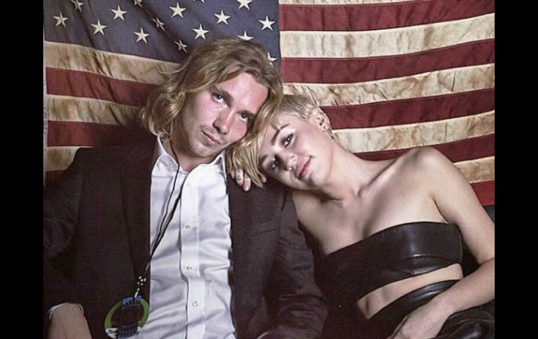 ''La gente sin techo ha tenido una vida muy dura y Jesse también'', escribe en la red social. Foto: Instagram mileycyrus. ESPECIAL /