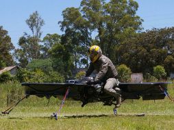 Los ingenieros de la empresa británica llevan varios años mejorando el proyecto. Imagen de FacebookHoverbike. ESPECIAL /