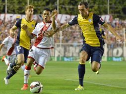 El oaxaqueño espera repetir en el once inicial y ser uno de los jugadores más importantes del Rayo. Foto: @RVMOficial. ESPECIAL /