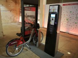 Modelo de bicicleta y estación que se usará en el programa.  /