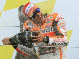 A dos vueltas del final, Márquez lanzó el ataque definitivo y se impuso con 732 milésimas de ventaja. AP /