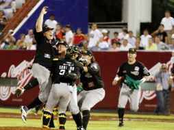 Los Pericos festejaron su victoria y el pase a la final por el título de la Liga Mexicana. NTX /