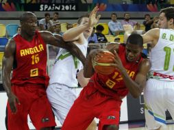 Los africanos fueron derrotados y esto da oportunidad al Tri de basquetbol de avanzar. EFE /