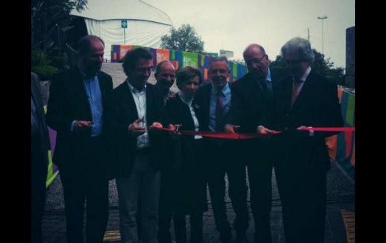 Rafael Tovar y de Teresa, presidente de Conaculta, y Juan Villoro inauguran la Feria El libro y sus lectores.  /