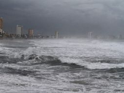 El huracán 'Norbert' también afectó las costas de Mazatlán. EFE /