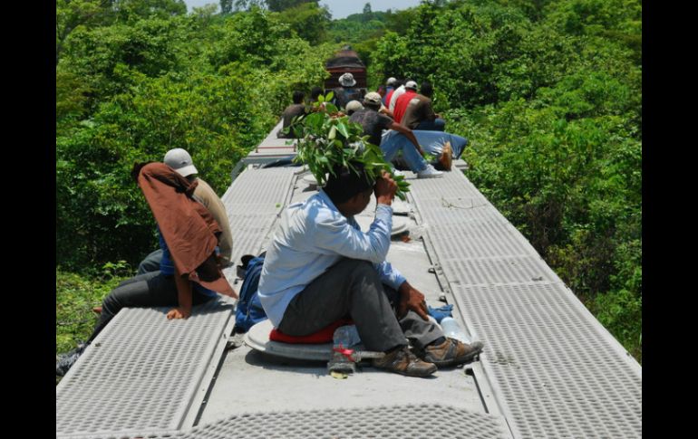 El programa evita que migrantes de Centroamérica aborden el tren 'La Bestia' para llegar a EU. ARCHIVO /