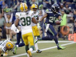 Modo bestia. Marshawn Lynch (24), de Seattle, corrió para 110 yardas y dos anotaciones ayer. AP /