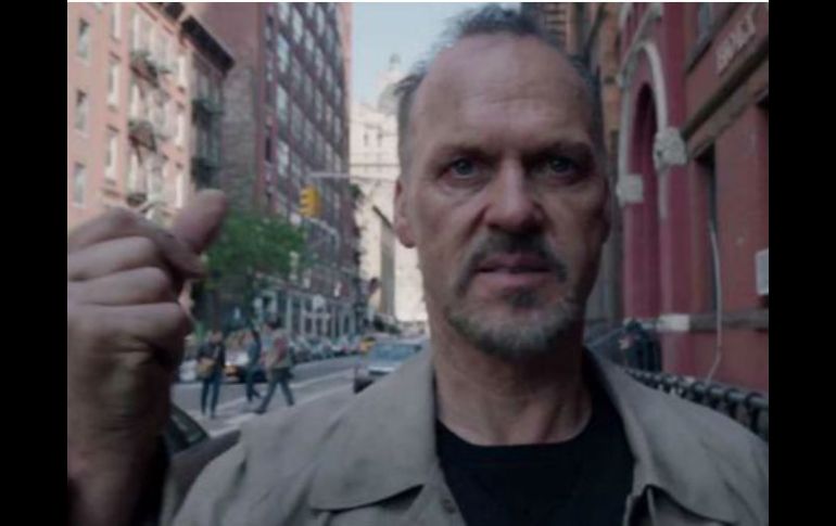 ''Birdman'' es protagonizada por Michael Keaton, en el rol de un actor que quiere recuperar la fama perdida. Foto: @ecartelera. ESPECIAL /