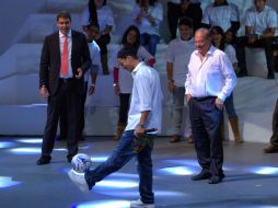 Ronaldinho durante su presentación en el foro México Siglo XXI. NTX /