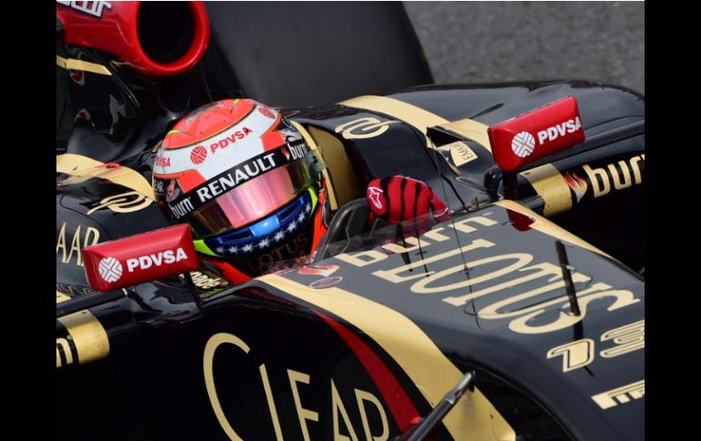 El piloto venezolano, Pastor Maldonado, es eliminado con un tiempo de 1:27.520. AFP /