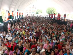 Cientos de personas asistieron a la Plaza Juan Pablo II, frente a la Basílica de Zapopan.  /