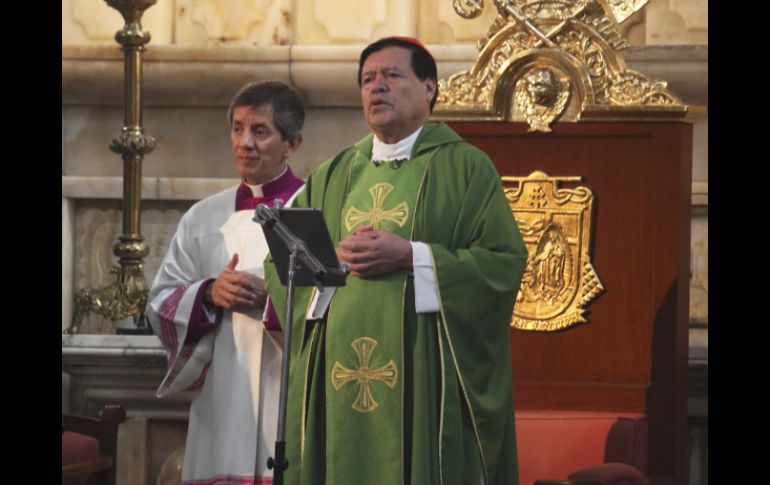 El cardenal Norberto Rivera rezó por los migrantes en su día. SUN /