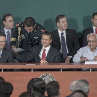 Peña Nieto anuncia estrategia contra informalidad