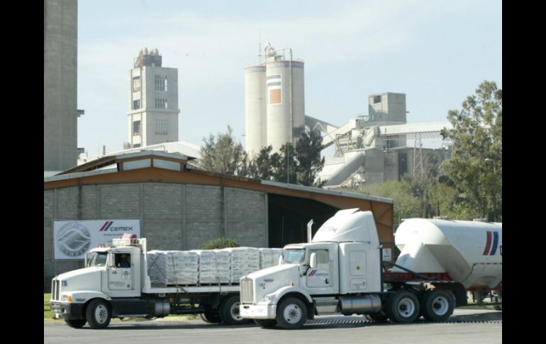 La empresa resultante de la fusión sumará nueve plantas; produccirá de 13 millones de toneladas de cemento. EL INFORMADOR ARCHIVO /