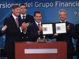 Peña Nieto firma el programa de inversiones de Banamex. EL UNIVERSALL. GODÍNEZ  /