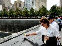 Amigos y familiares recuerdan a las víctimas del atentando terrorista del 11-S en Nueva York. AP J. Lane  /