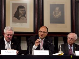 En la ceremonia, Jesús Silva-Herzog Márquez (c) se acompaña de Gonzalo Celorio (i) y Jaime Labastida (d). EL UNIVERSAL Y. Xolalpa  /