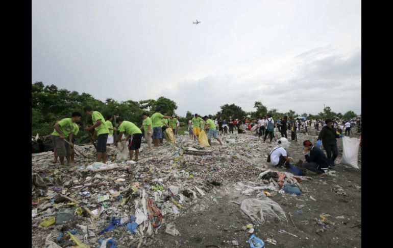 El tifón 'Kalmaegi' se acercaba al norte de Filipinas cuando ocurrió el accidente. AP  B.Márquez  /