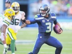 El QB de Seattle, Russell Wilson, jugará por primera vez en el estadio de los Cargadores, que en los 80's rechazaron a su padre. AP /