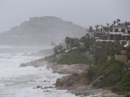 Imagen de las olas que golpean las costas de Los Cabos en BCS. AP V. Caivano  /